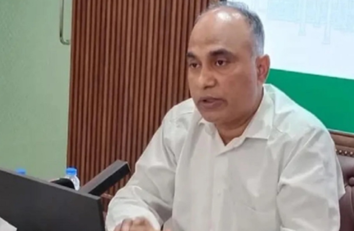 প্রতি লিটার ডিজেলে প্রায় ৯০ টাকা লোকসান হচ্ছে উল্লেখ করে জ্বালানি তেলের দাম বাড়ানোর যৌক্তিকতা তুলে ধরলেন বিপিসি চেয়ারম্যান